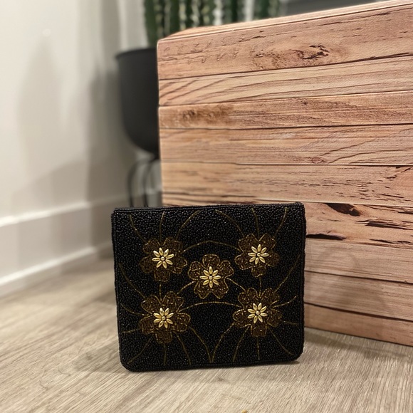 VINTAGE Small Black and Gold Beaded Purse - Picture 1 of 8
